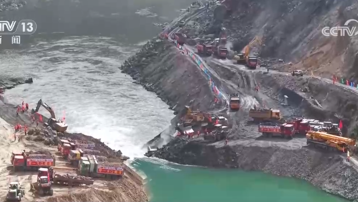 央媒看四川丨两座水电站同步大江截流意味着什么？“硬核”实力彰显中国力量