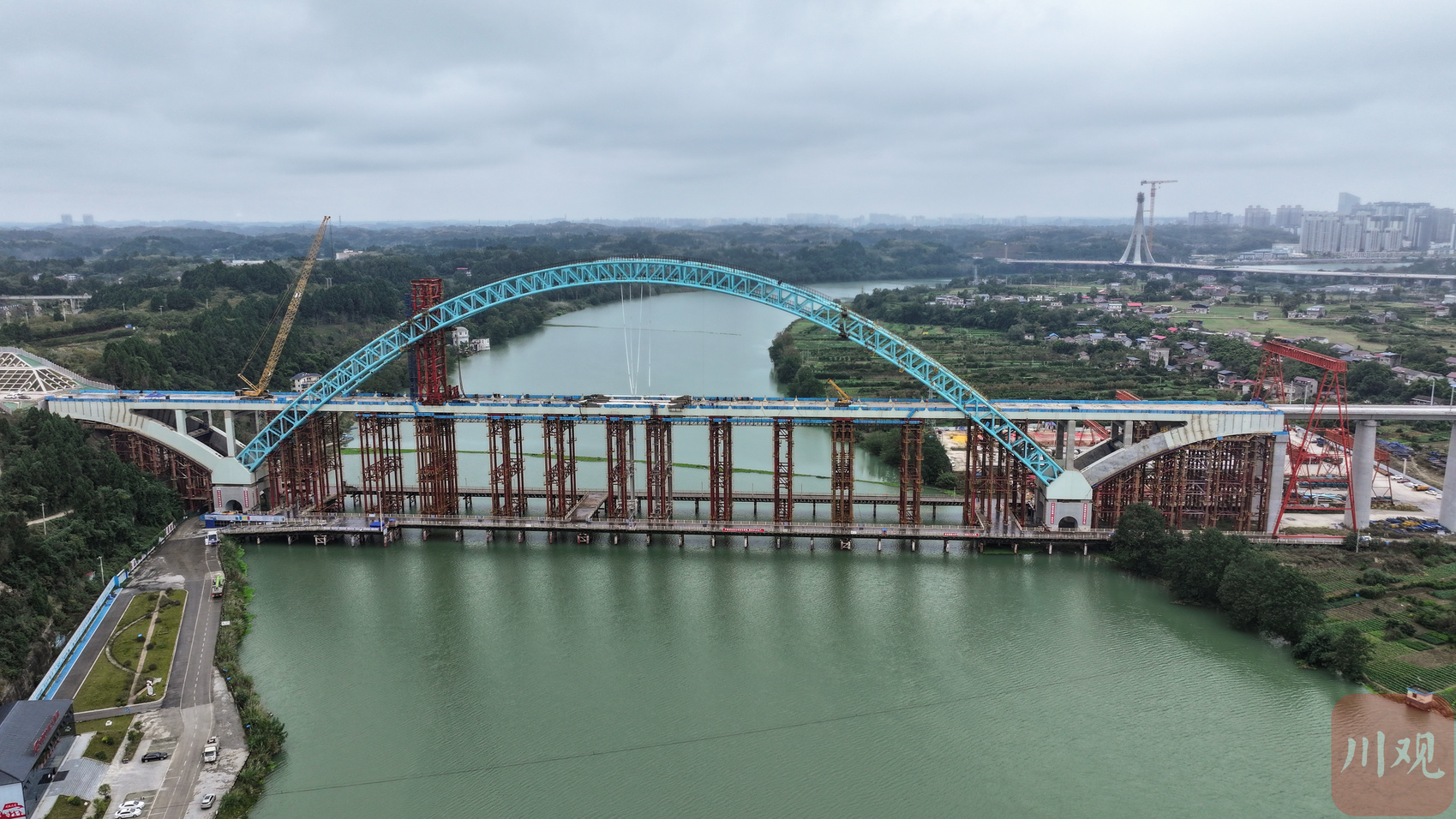 世界首创！托举“地表最快高铁”的大桥在川合龙