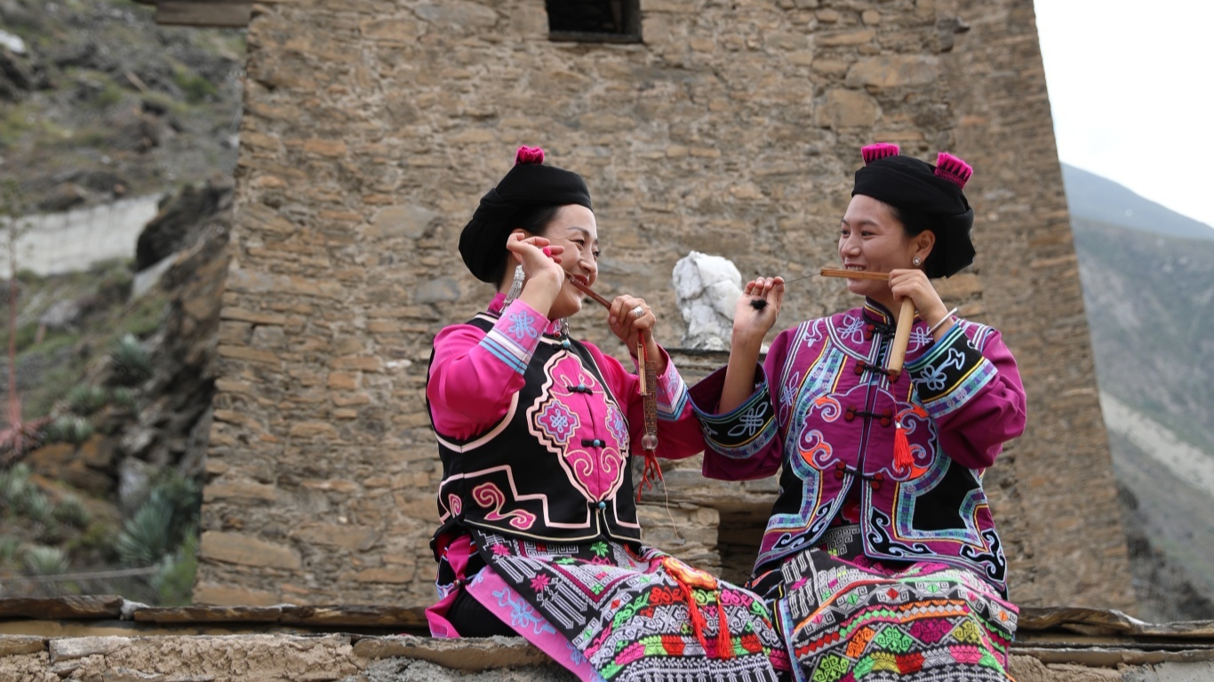 千年羌寨“破茧记”：从世界桂冠到共富图景——桃坪村获评“世界最佳旅游乡村”一周年观察