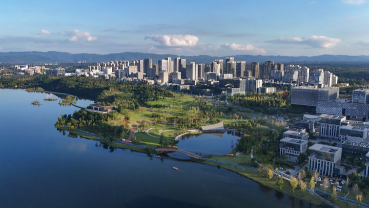 央媒看四川丨锦城花更重 万千气象新——成都持续推进公园城市示范区建设观察