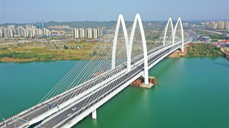 由港珠澳大桥总设计师主持设计，遂宁涪江六桥正式通车！