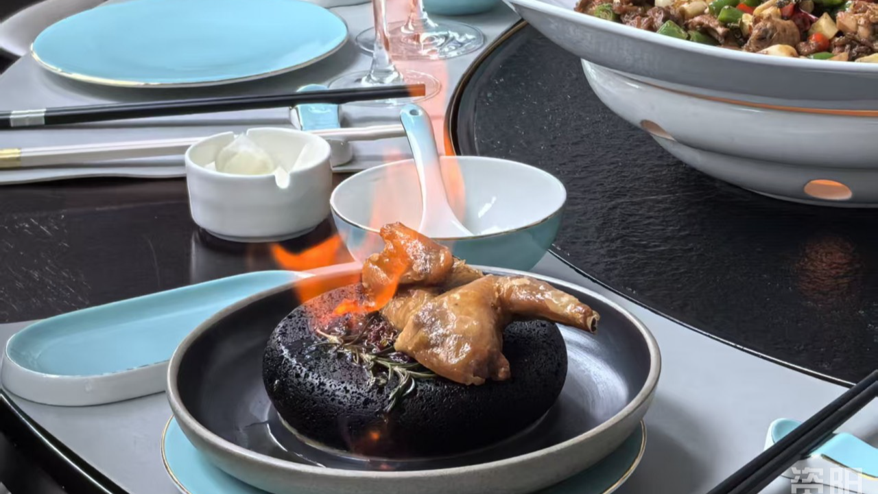 年产值上亿元  资阳雁江千万乳鸽如何端上粤沪新餐桌