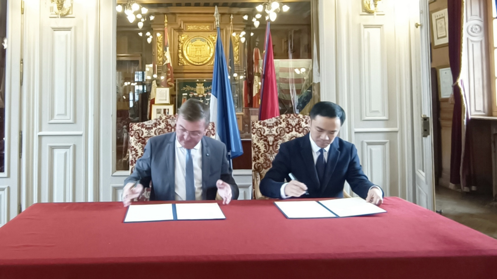 环法“骑”进乐山，世界遗产架起中法“新桥梁”