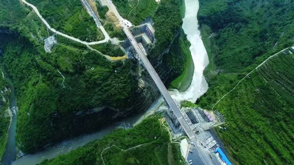 泸州：赤水河上的“三张答卷”