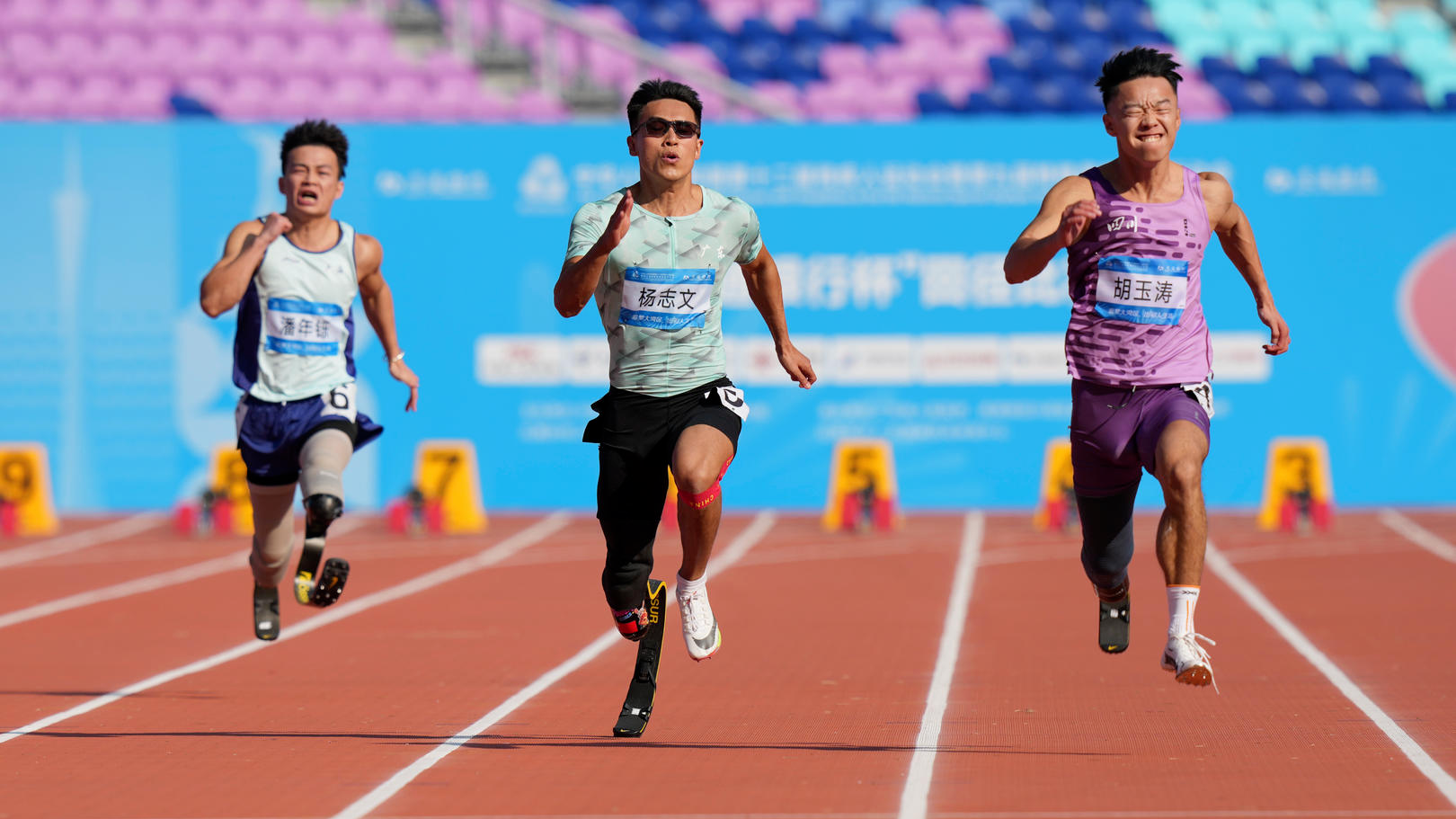 11.84秒！成都“刀锋战士”胡玉涛残特奥会夺金破纪录