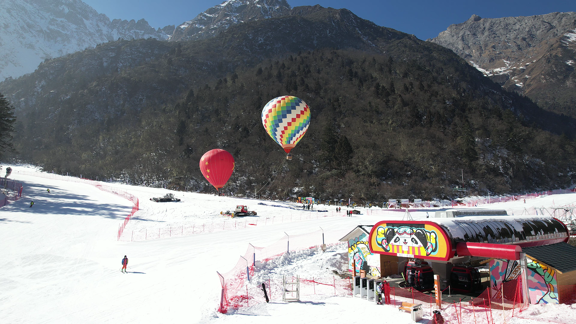 冬游四川·天府如画｜最有“羌调”的滑雪场，等你来“撒野”！