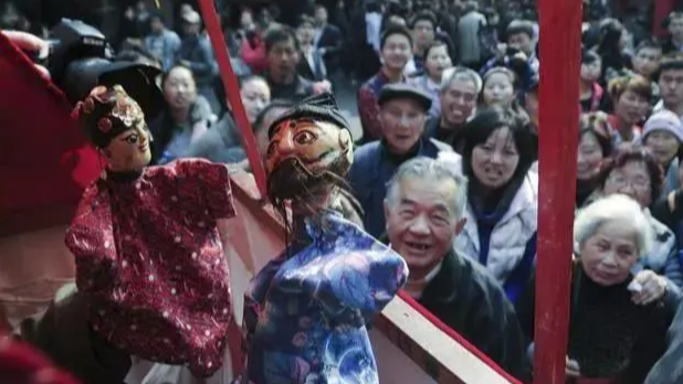 在四川小镇看戏，竟能同时逛“仙境”与人间