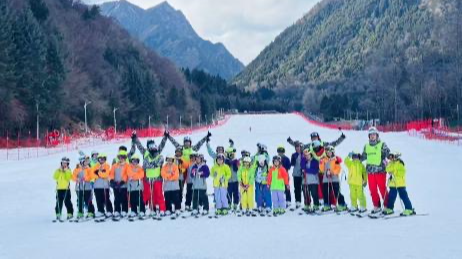成都3小时直达 孟屯河谷滑雪场解锁亲子冬日限定浪漫｜“川”越冰雪遇见你