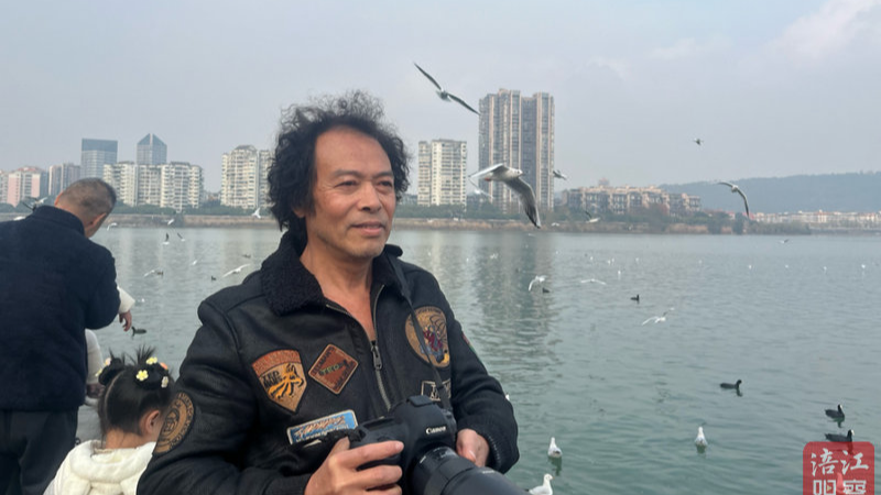 “我有能力，必须下水！”64岁绵阳退伍老兵寒冬勇救落水者