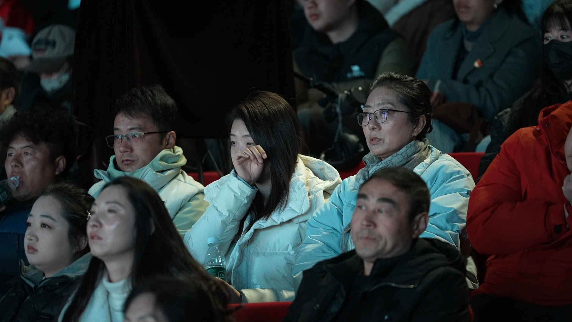 微电影《只此青山》首映 以光影致敬“四川省优秀共产党员”何小青