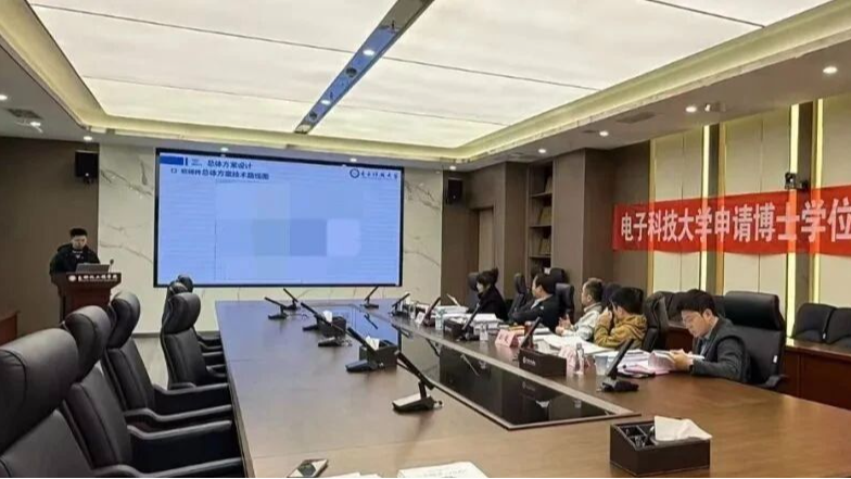 不写论文也能毕业，他是四川首位“实践博士”