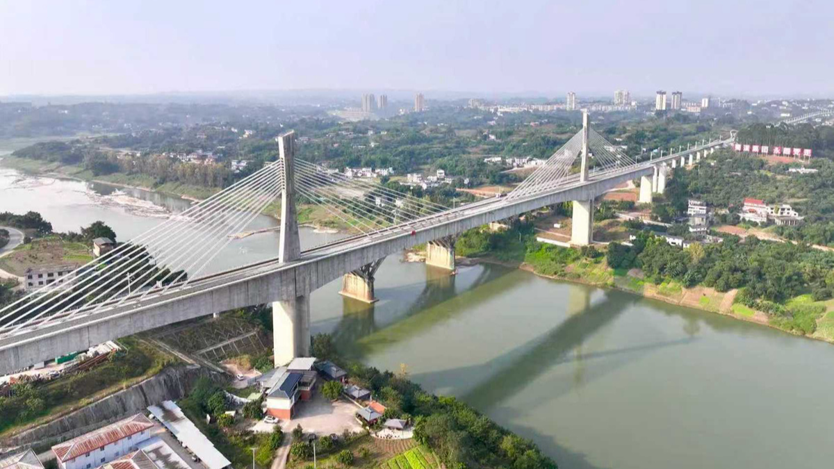 高铁时代，四川为何要修一条“慢铁路”？