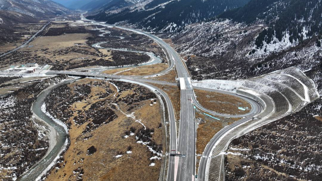 川西高原交通升级！久马高速再通87.5公里：成都4小时直达红原