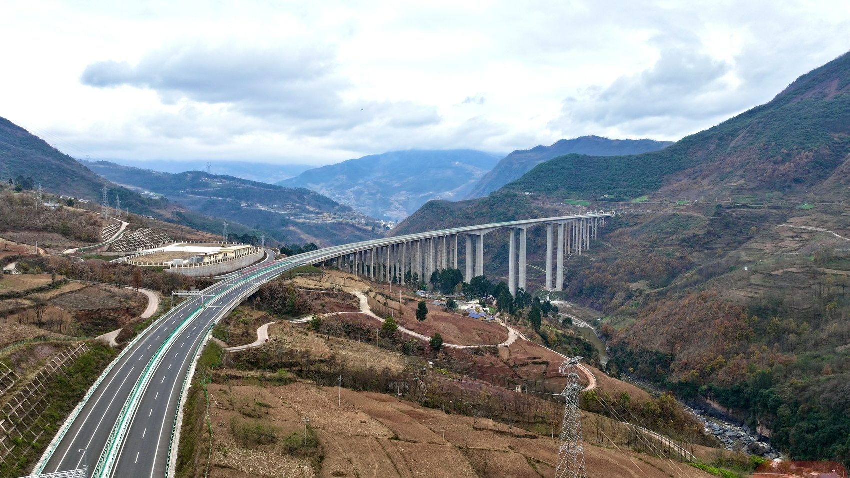 乐西高速今日通车！大小凉山彝乡迎来首条“振兴大道”