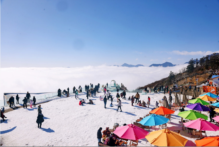 元旦消费观察｜“蜀道山”的冬天杀疯了！四川冰雪经济凭啥领跑？