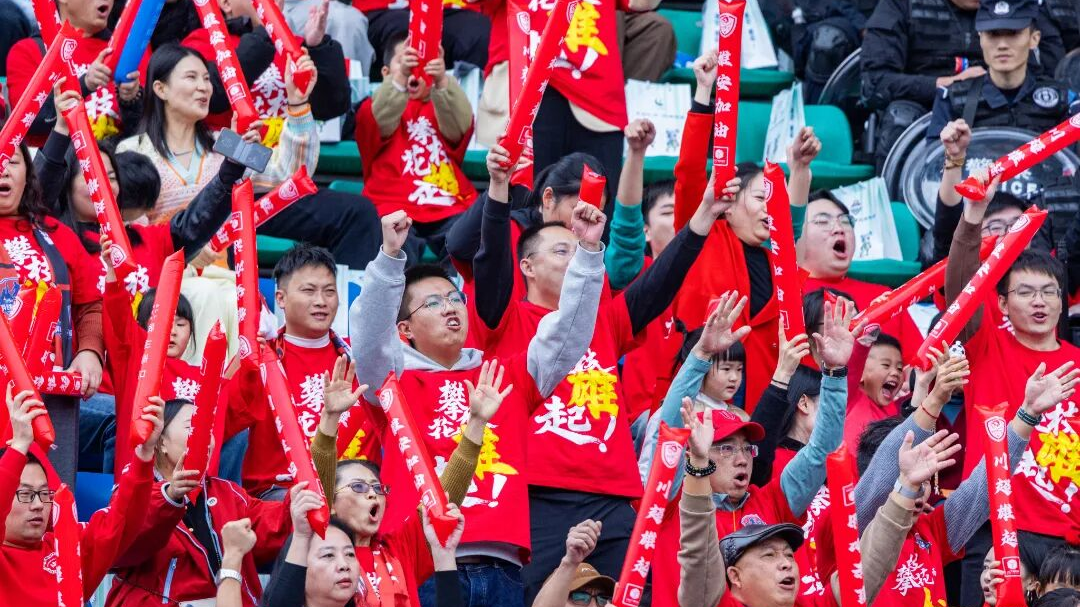 川超之夜丨攀枝花何以将一方主场，“暖”成所有人的主场