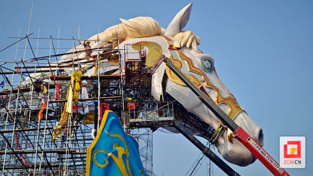 当千年木兰遇见彩灯艺术：自贡灯会“马年主角”这样诞生