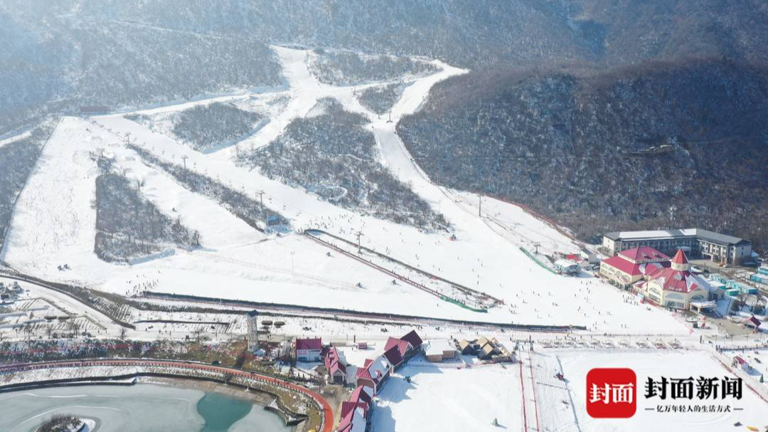 冰雪季人如潮涌，“热带来客”占七成，为什么是西岭雪山？｜有点意思·成都经济一线观察