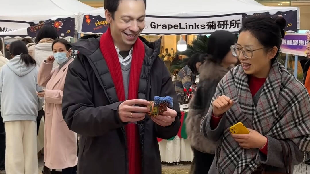 外国人住进咱社区 如何让“老外不见外”？丨不懂就问·社会治理一线探访