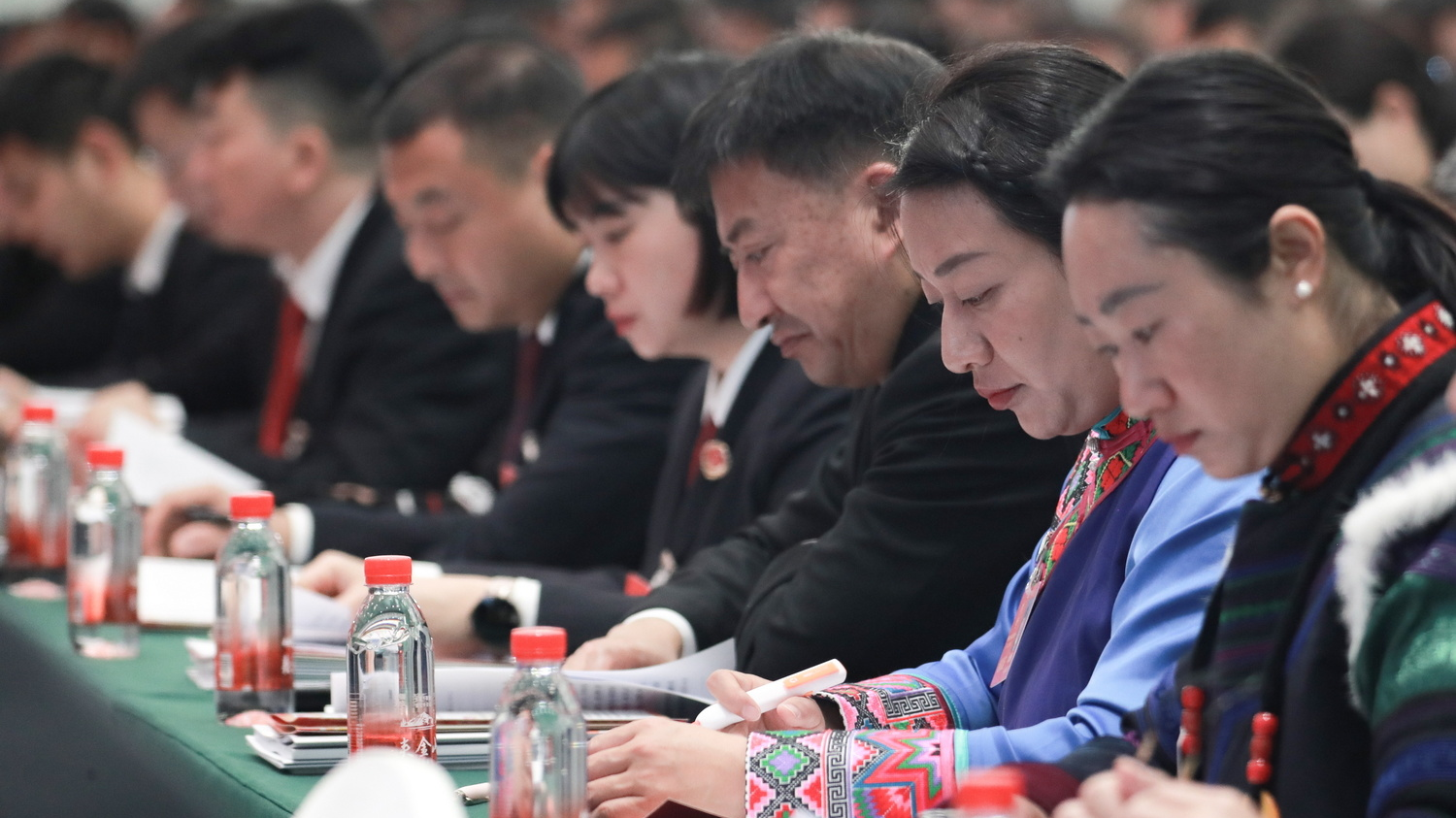 目标主题词：乘势而上丨城市研究社·市州两会强“词”场