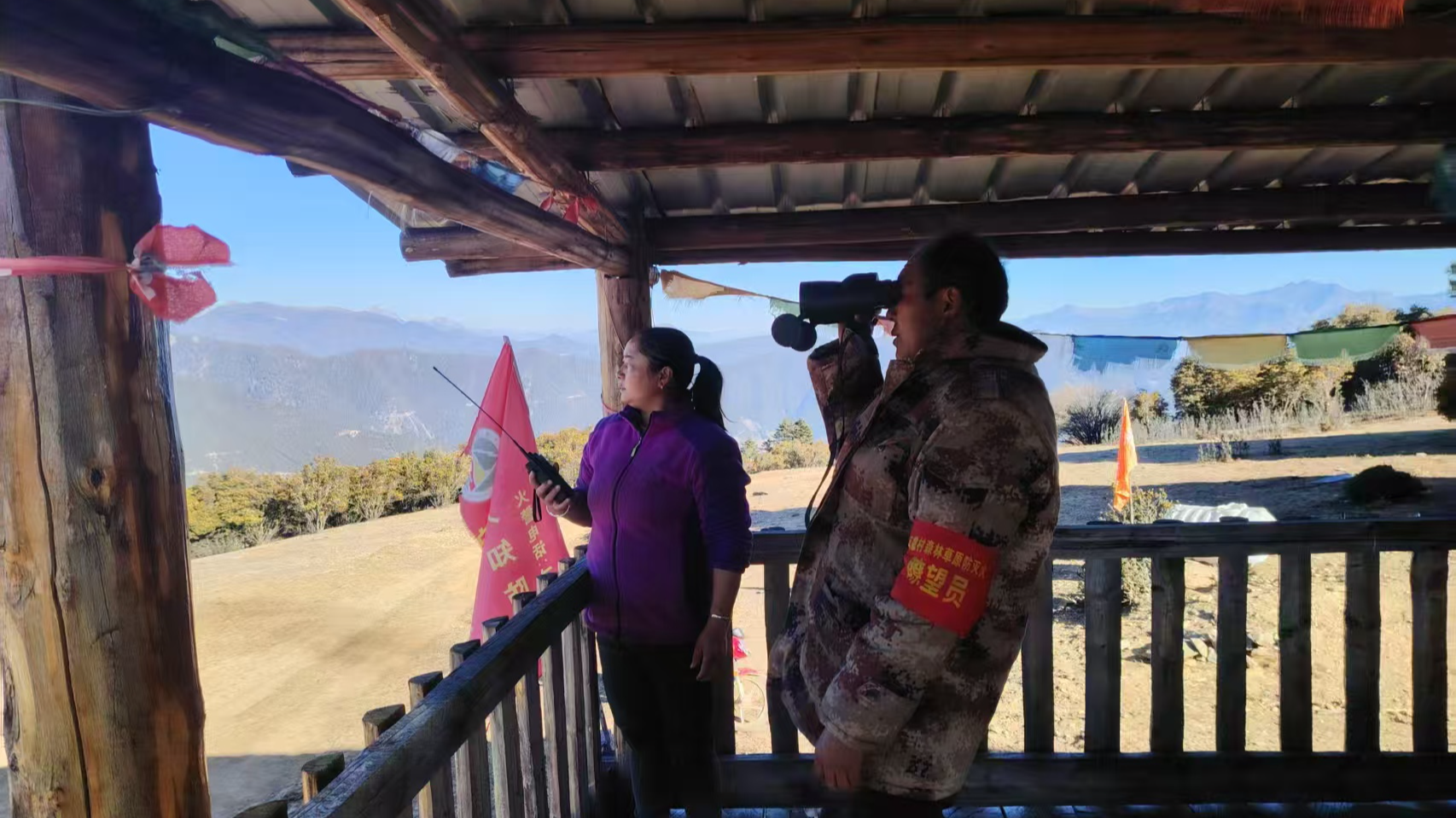 凉山木里：四年坚守护林海！山巅之上的夫妻瞭望哨