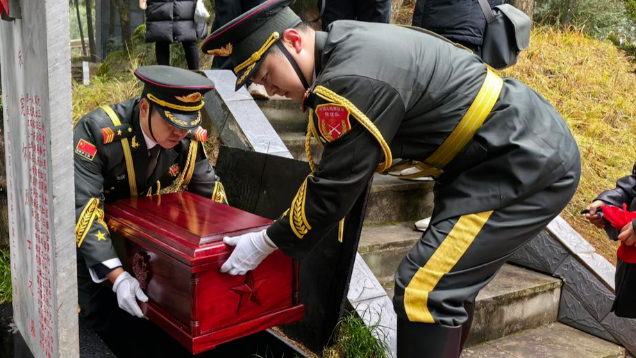 抗日烈士朱宪怀安葬于家乡烈士陵园 侄儿：不用再对着空棺祭拜二爸了