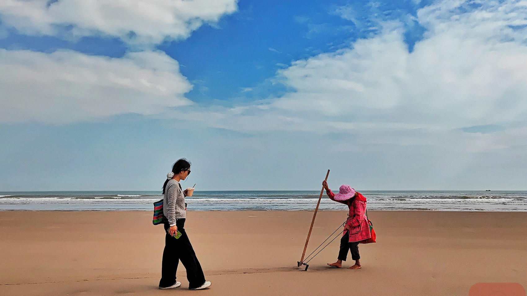 四川姑娘“何仙姑”带台湾老兵过海回家