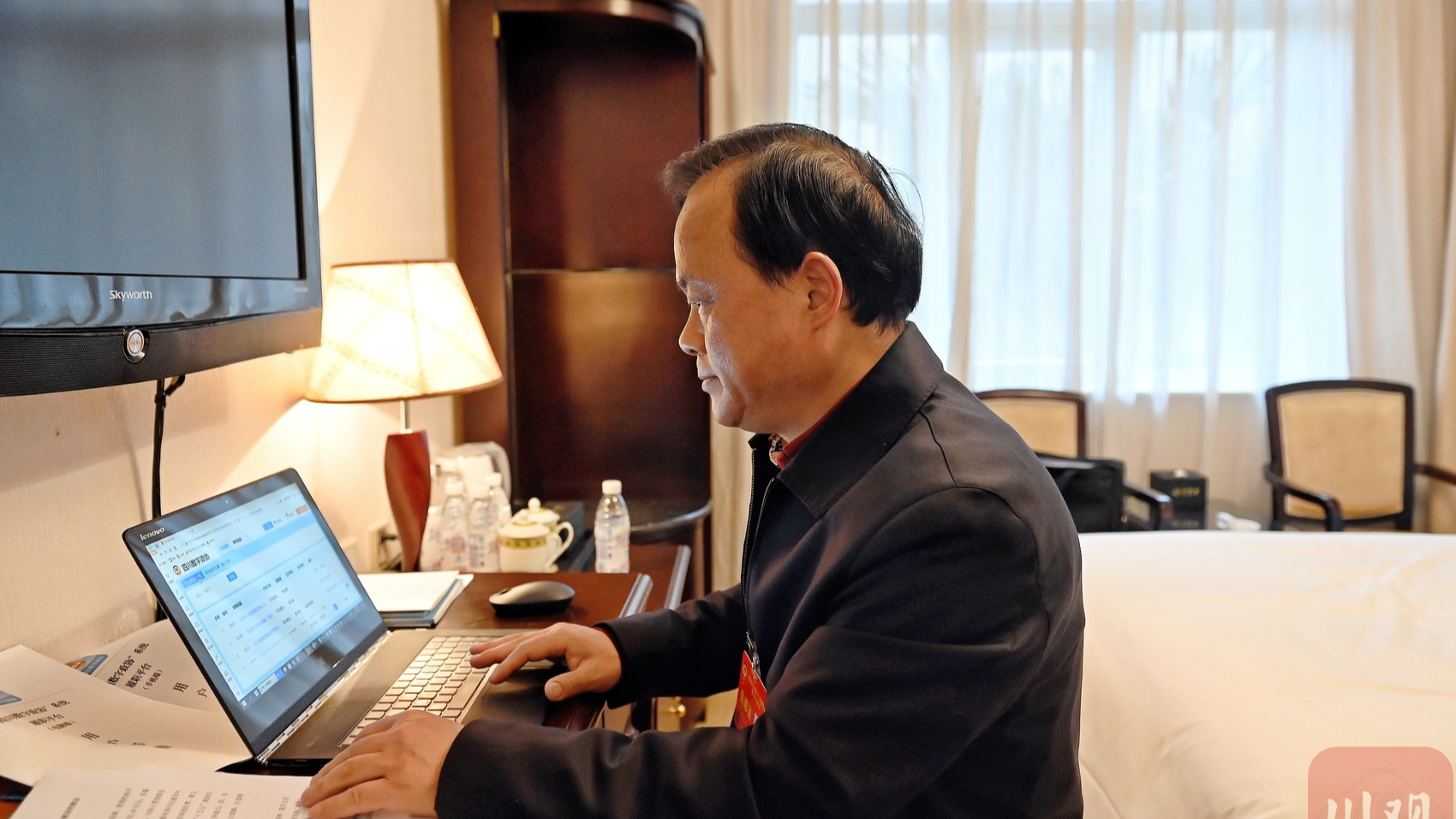 AI助手上会 给政协委员带来新体验丨蹲会新发现