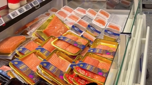 新春走基层丨下单一份北欧三文鱼，我亲眼见证了四川的开放速度