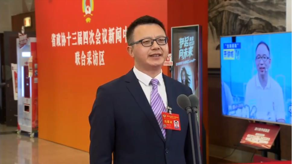 委员通道丨杨维清委员：企业出题高校答 把论文写在生产线