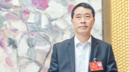 天府融媒看两会丨履职“带货”两不误！省人大代表张文平为家乡特产代言