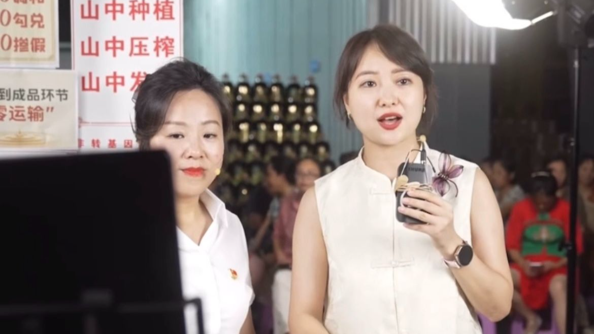 视评来了丨向前一步的她们，照亮了谁的路？