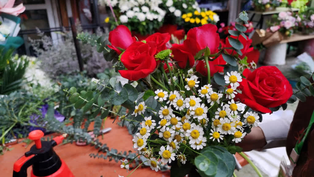 新春走基层丨小店里的“幸福账本”