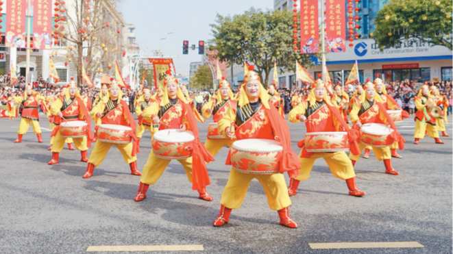 德阳绵竹：3米高的“年画机甲”动起来 百年前的迎春场景“活”起来