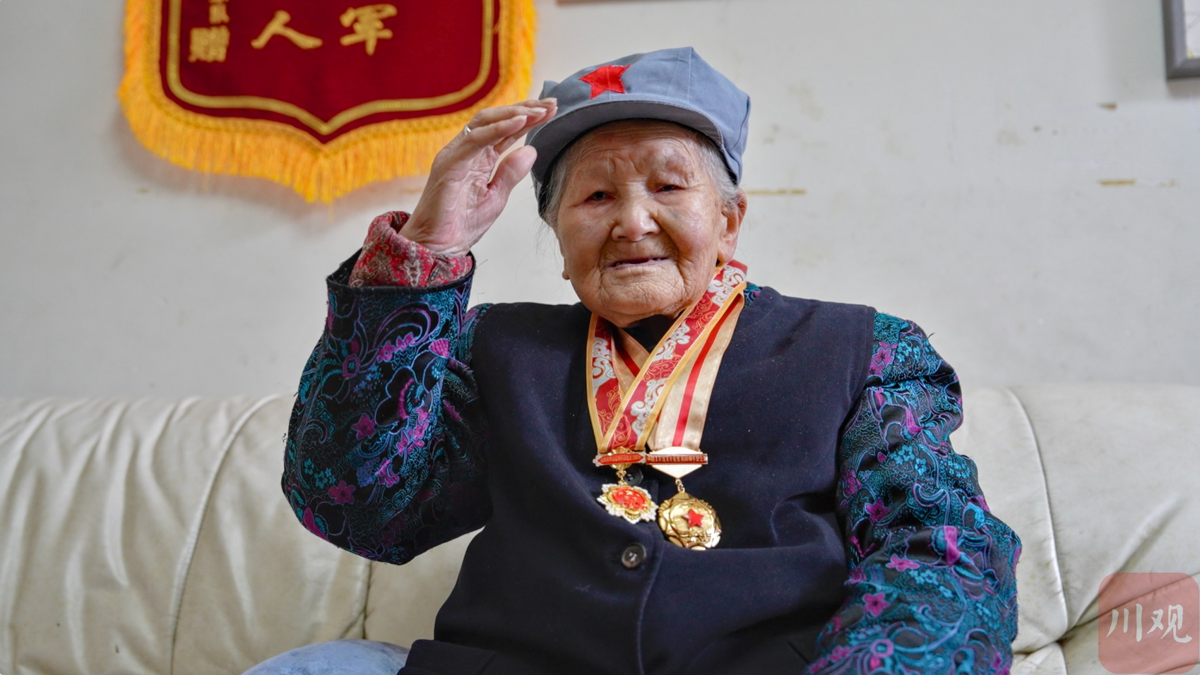 新春走基层丨爬过雪山、吃过野菜 全国唯一健在红军女战士王全英送来新春祝福