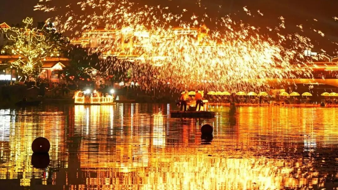 一座老牌旅游城市的新春突围：乐山有“新”年