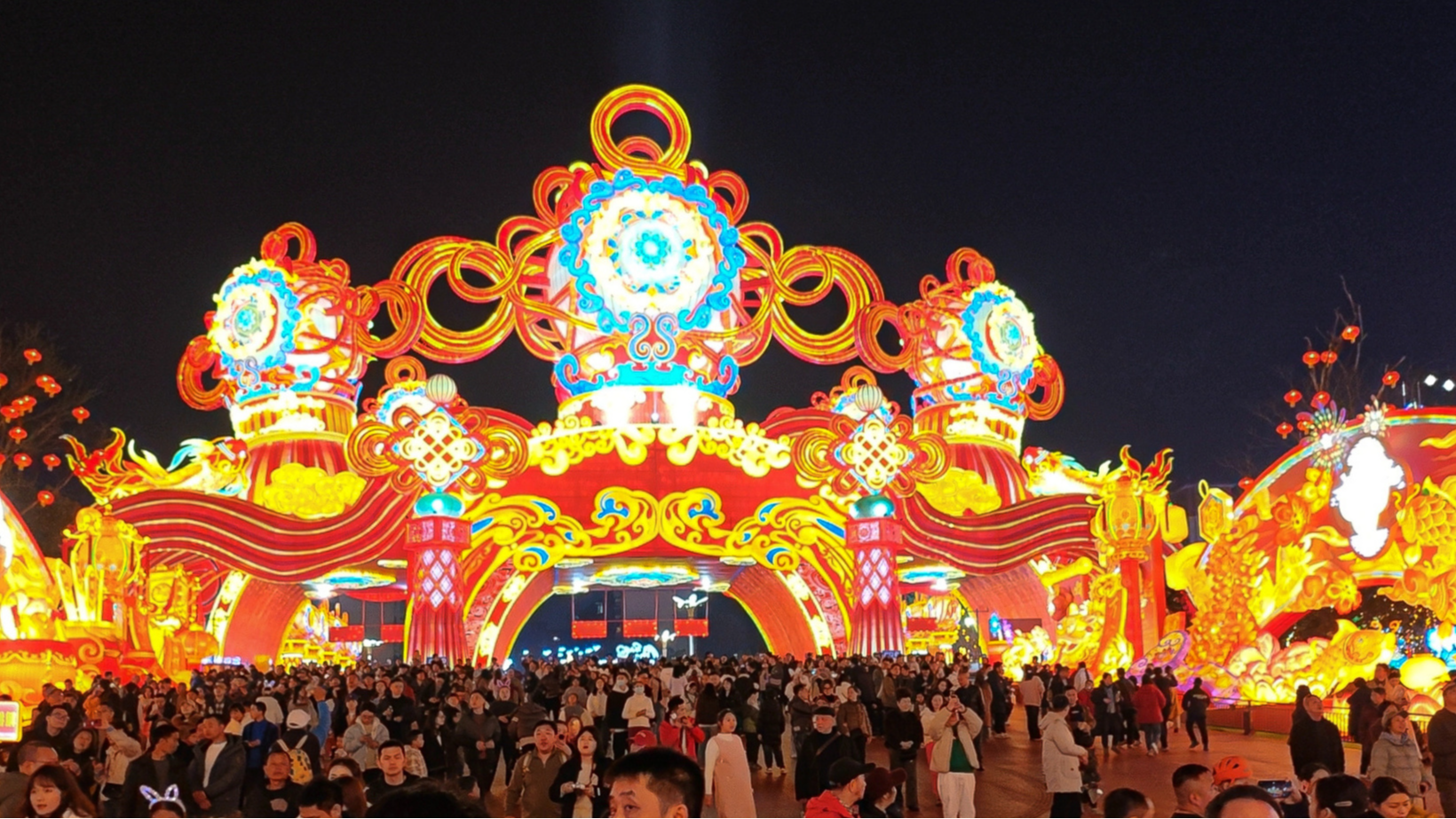 买买买给力，四川春节假期消费“一马当先”