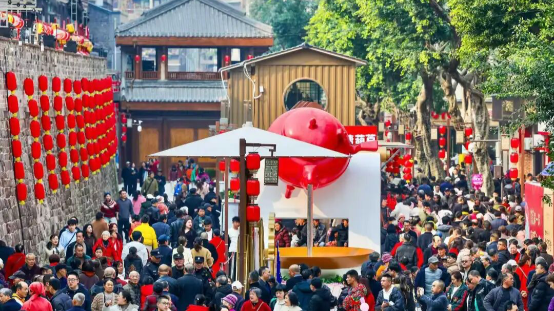 春节假期泸州消费“马”力全开，线下消费金额达50.18亿元