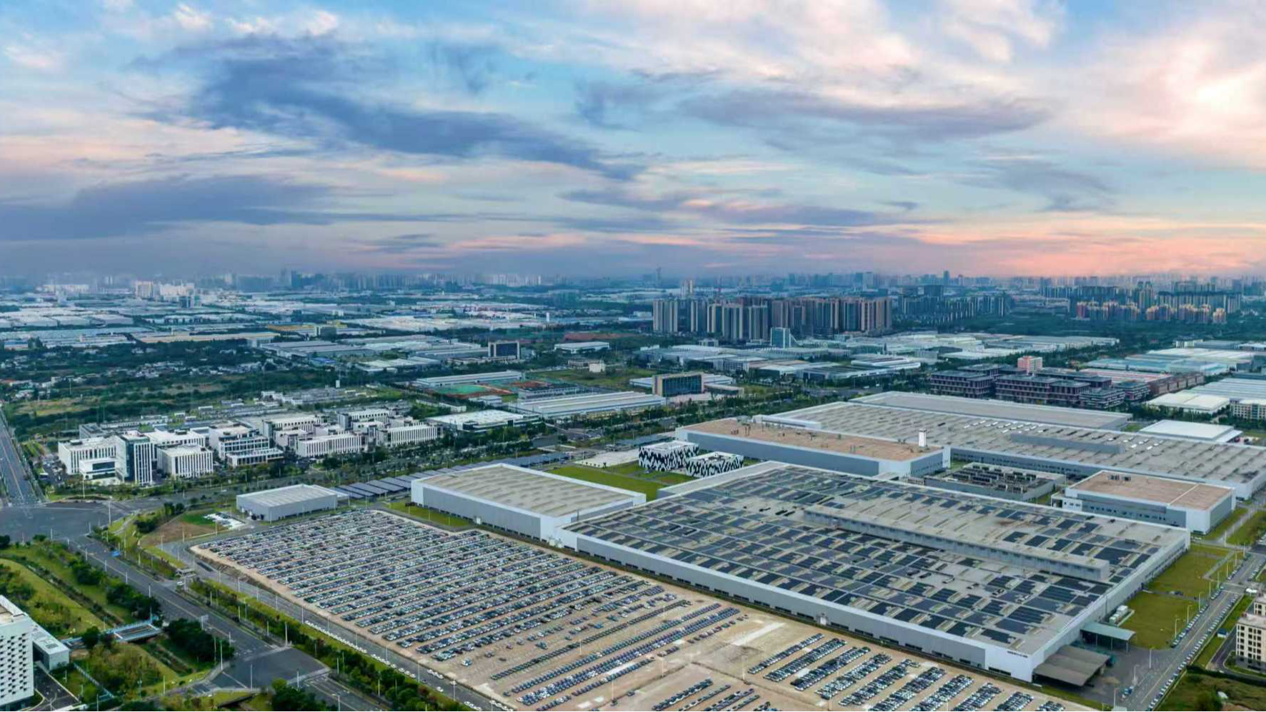 从扎根本土到“卖向全球” 成都汽车产业背后的“进阶密码”