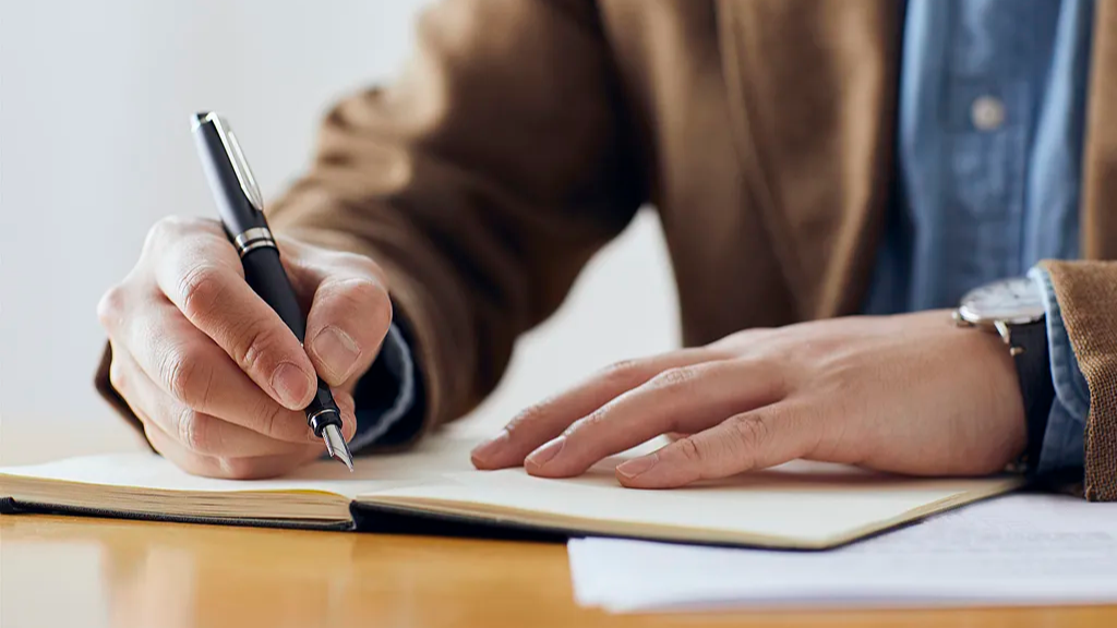 AI时代，为何还要“手搓”文章？