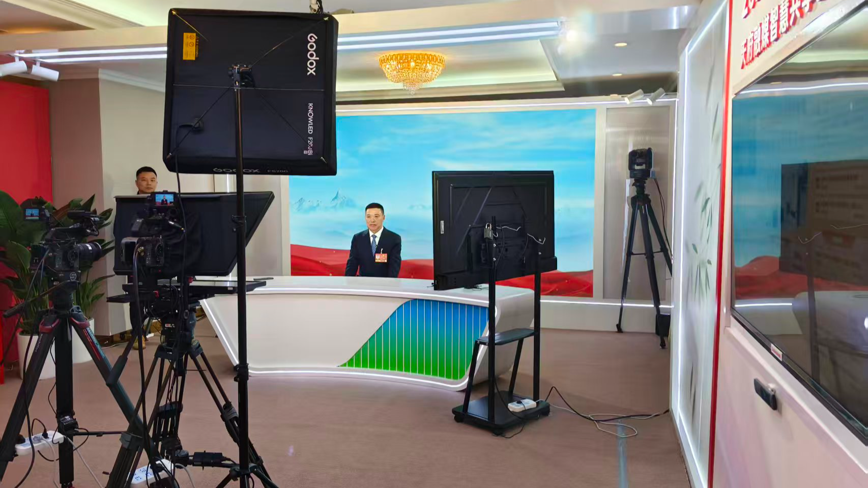 天府融媒看两会丨“一只羊”带富一方人！全国人大代表汪其德：持续擦亮“南江黄羊”金字招牌