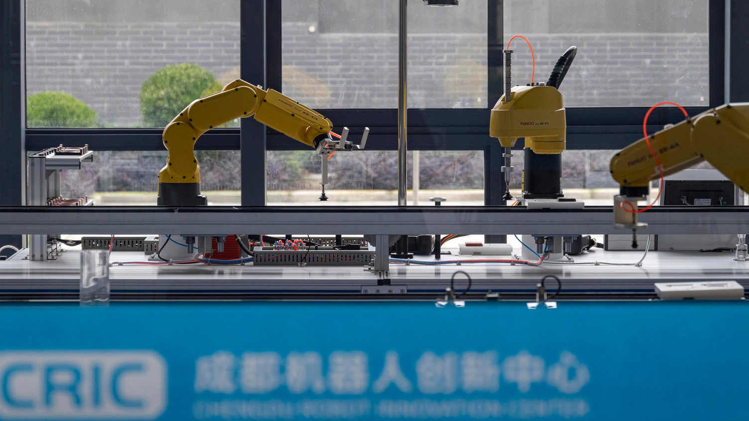 “养龙虾”、Seedance爆火，10万亿风口已至！成都如何接住这波智能经济？