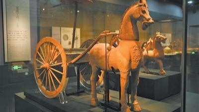 走近成都博物馆藏品陶轺车 古代“敞篷车”玩出新花样