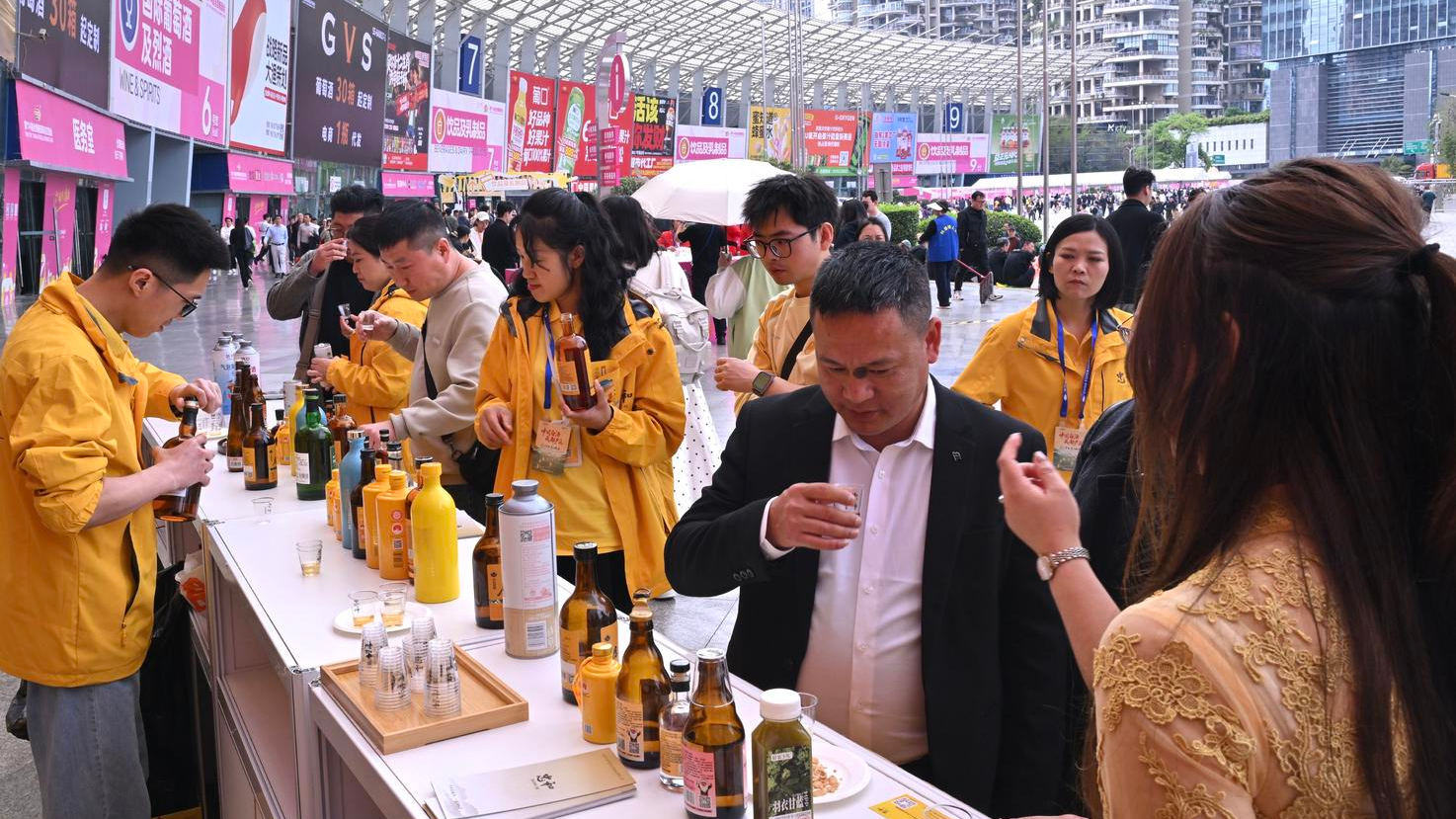 春糖会观察｜低度化年轻化成新风向，“微醺经济”引领饮品消费新潮流