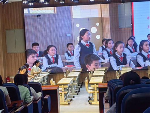 （图14）徐洪玉录像课例《法律是治国之重器》展示.jpg