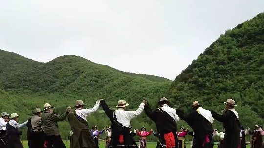 看阿坝民俗风情的展现