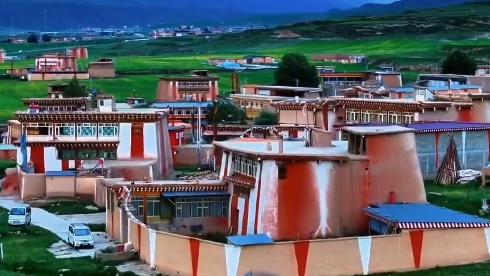 看阿坝建筑与手工艺的魅力