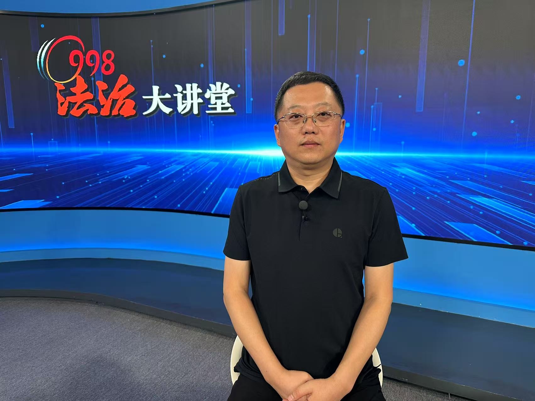 9月1日 成都市教育局 ：守护童心，撑起“保护伞”