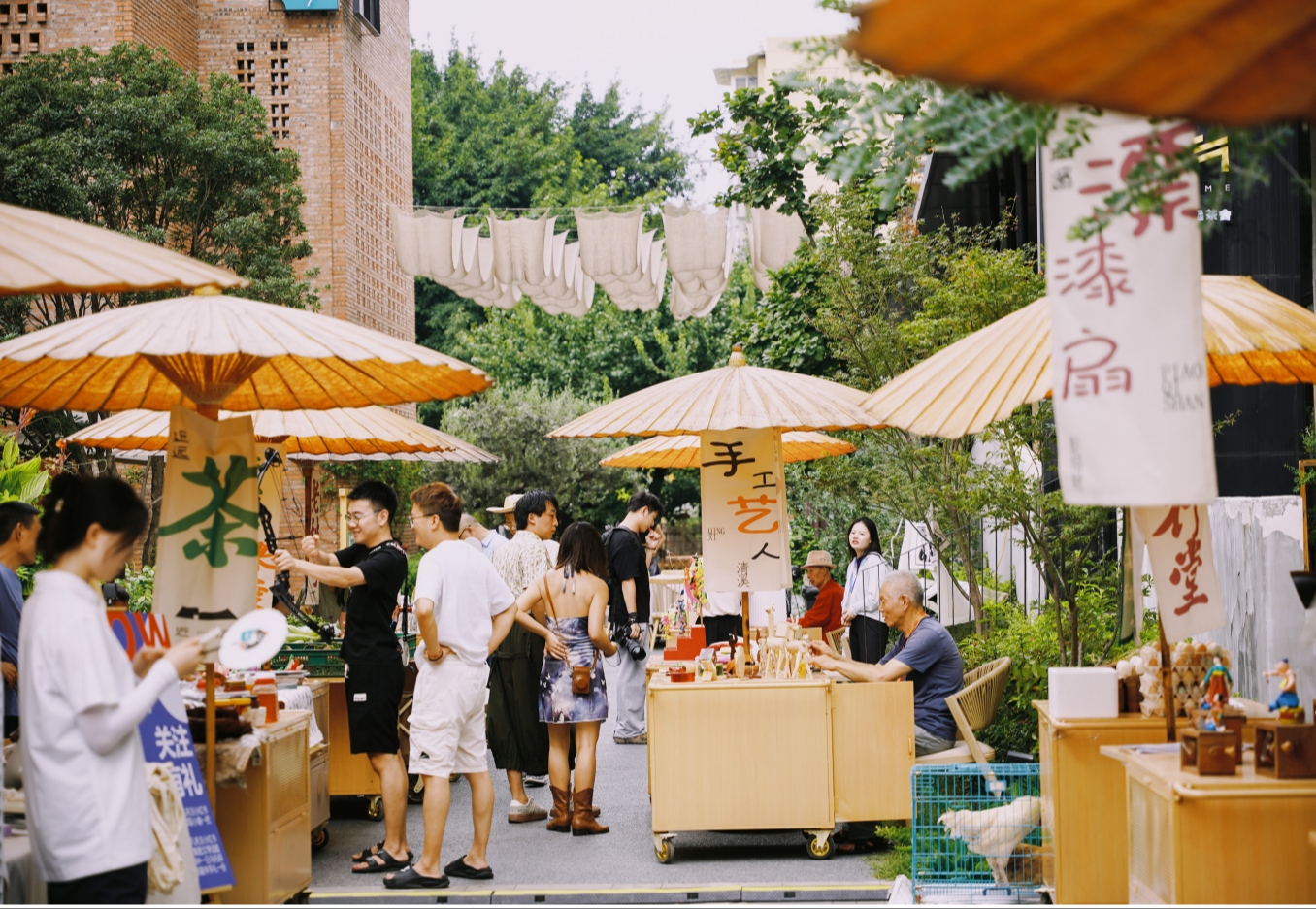 山凹凹丰物集：当远山风吹进社区，成都萌想星球打造“可触摸的远方”