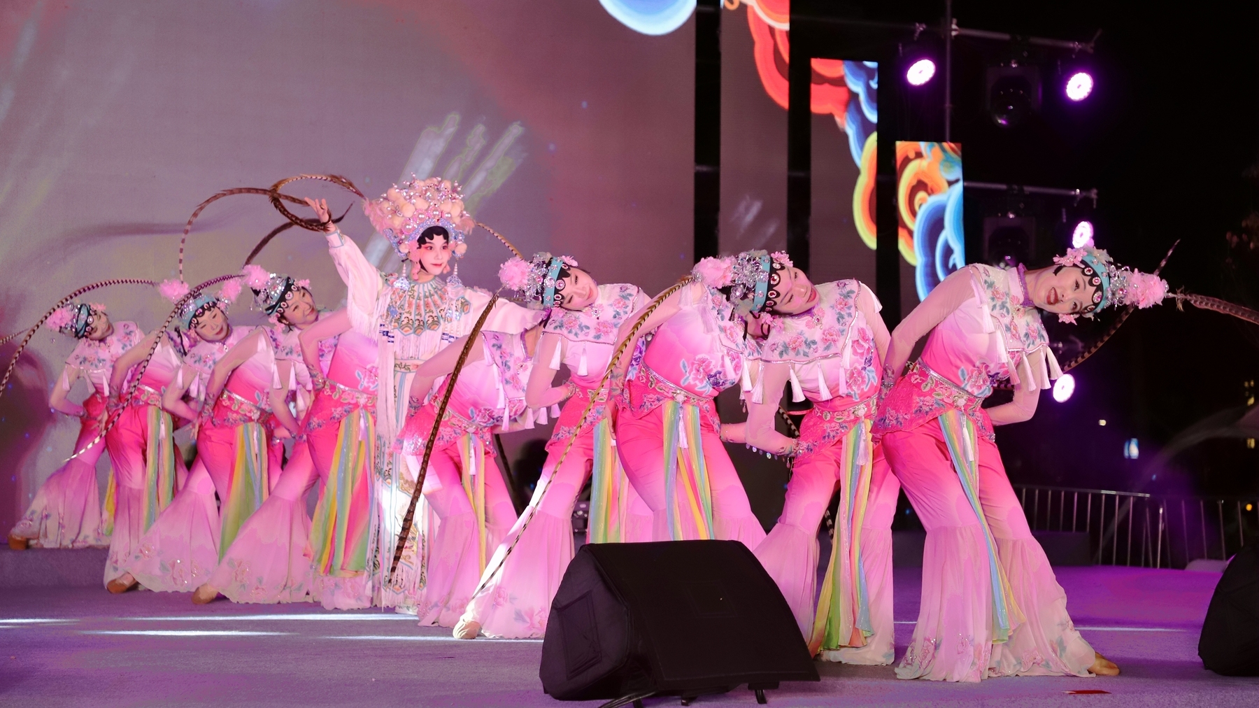 “成都四季风·欢乐庆秋”2025年“放歌青白江”惠民巡演走进姚渡镇